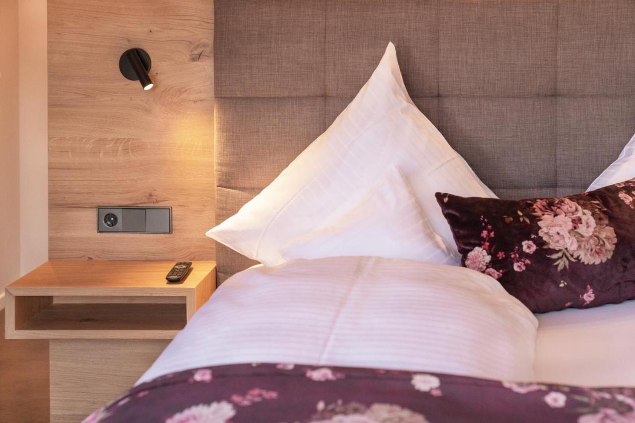 Hotel Restaurant Der Engel, Sasbachwalden Eksteriør bilde